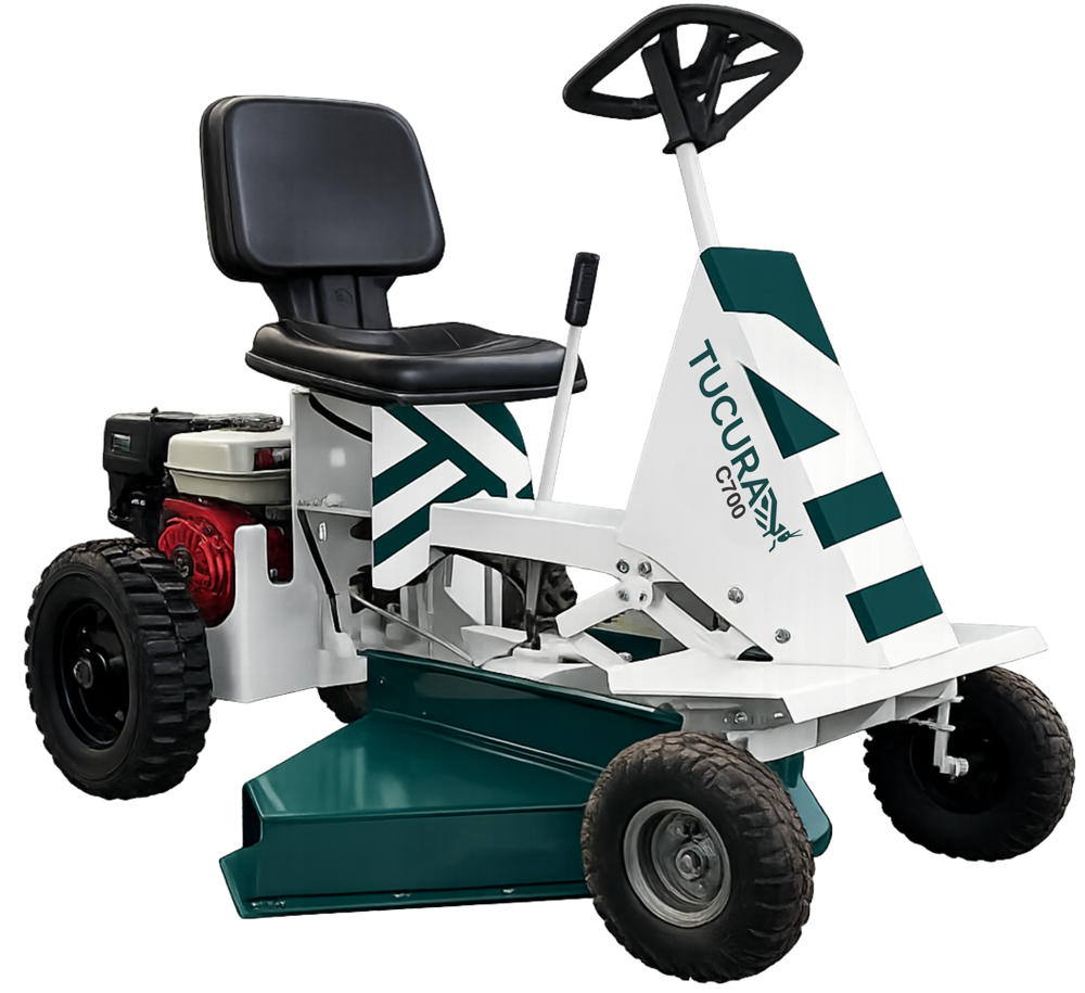 Minitractor cortador de césped profesional en campo verde